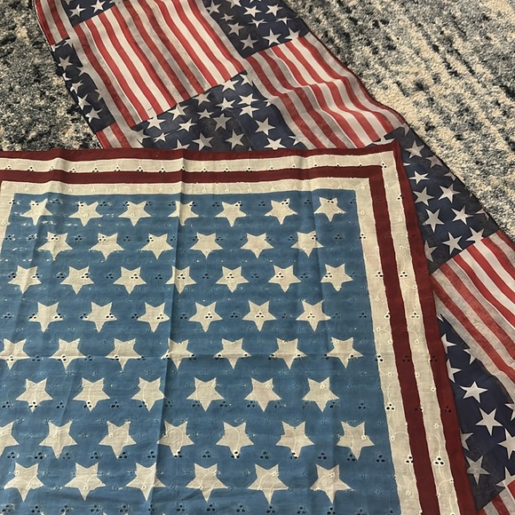 Two Vintage American Flag Scarves - Picture 14 of 14